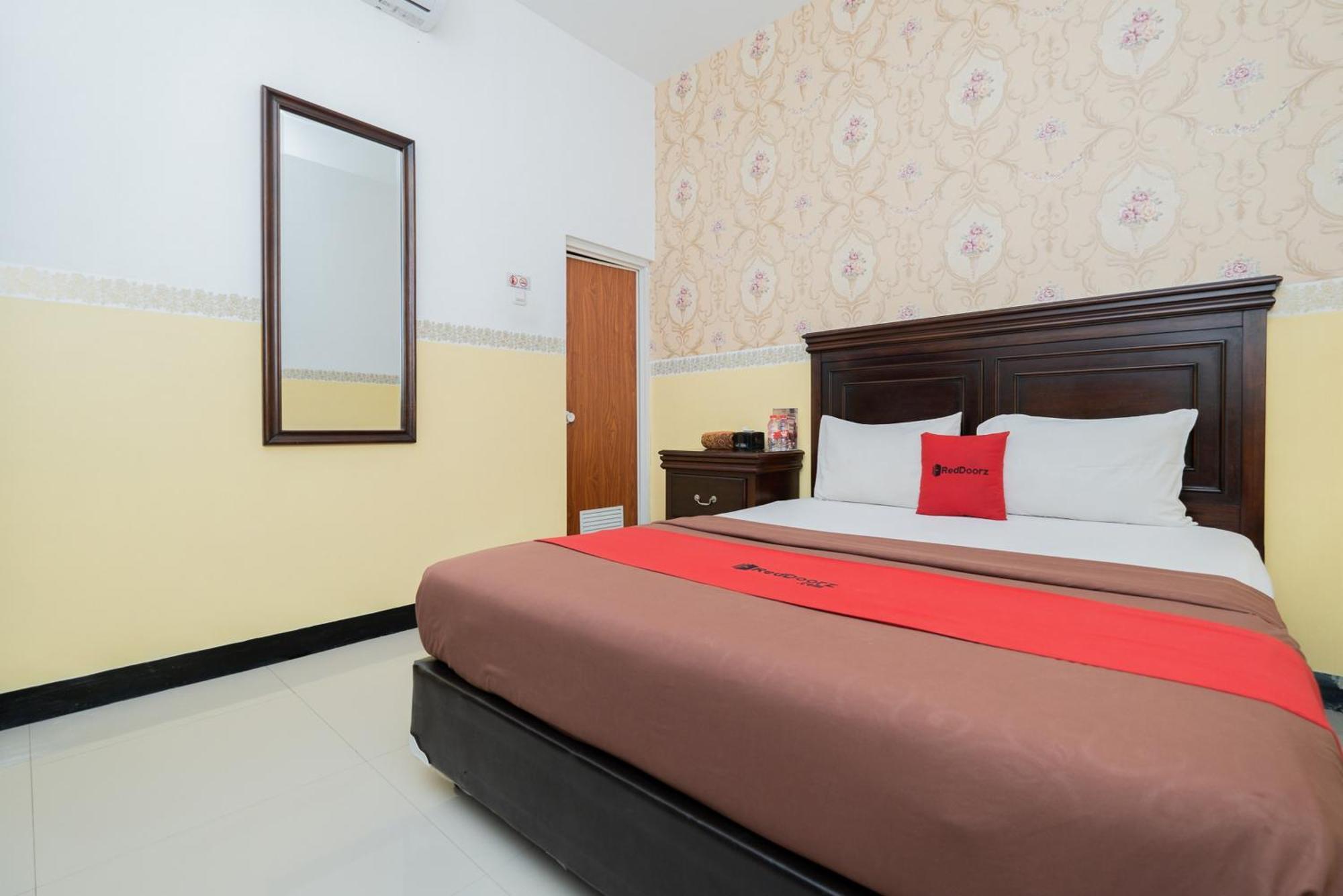 Reddoorz Near Taman Krida Budaya Malang Exterior photo